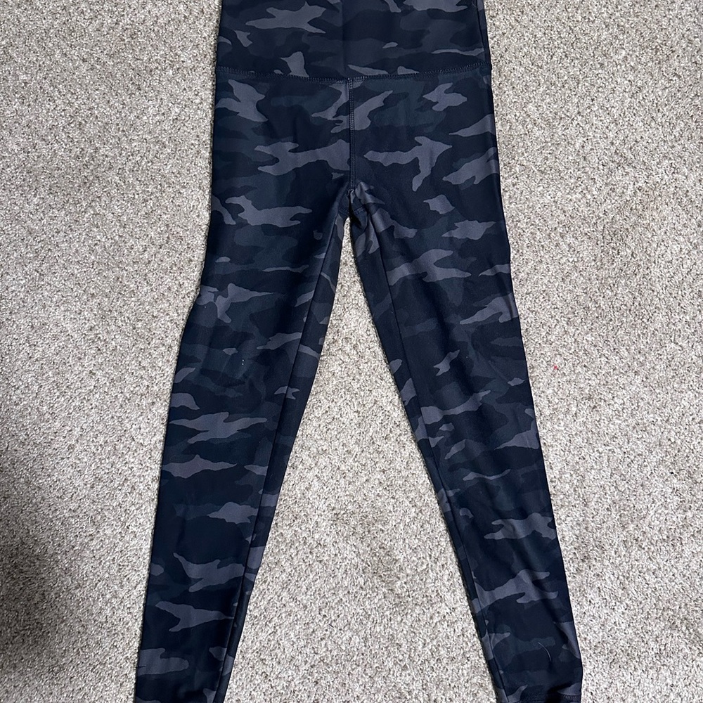 Woman’s Black Camouflage Leggings